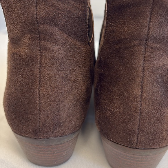 Refresh bootie Rider-05 style line slip on elastic side 1.5” block heels Size 7 - Picture 3 of 7